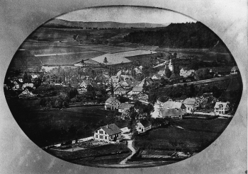 Dorfansicht Oberkirchen, vor 1885. Links das 1881 errichtete Zeltgerüst